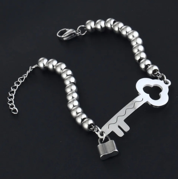 Key Lock & Bead Bracelet - Picture 3 of 4